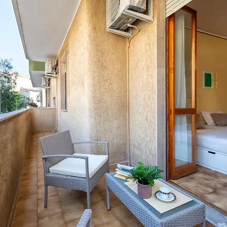 Lemons View - Con Ampia Terrazza Daire *